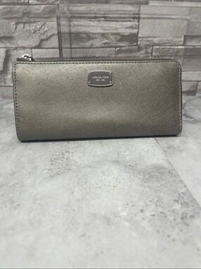 Michael Kors Metallic Quarter Zip Wallet Gunmetal